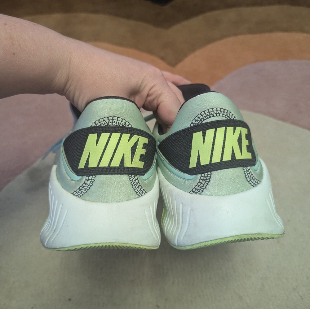 Nike Metcon 4 Sneakers - Picture 4 of 8